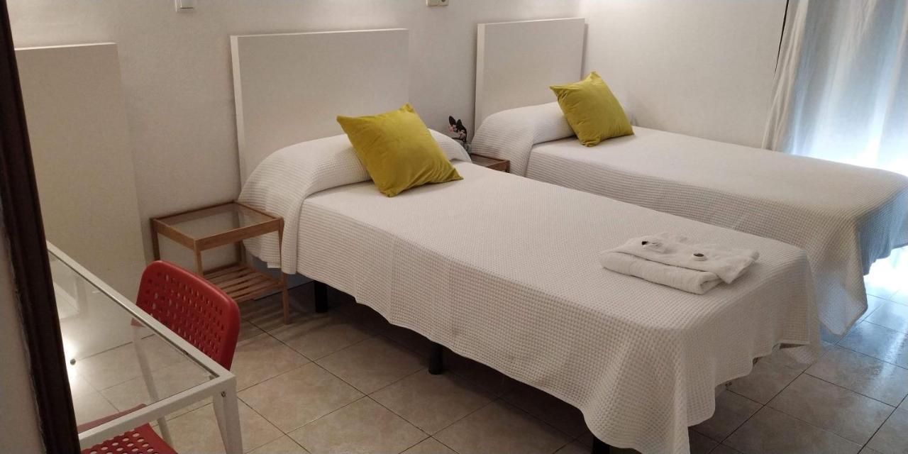 Hostal Abitum Madryt Zewnętrze zdjęcie