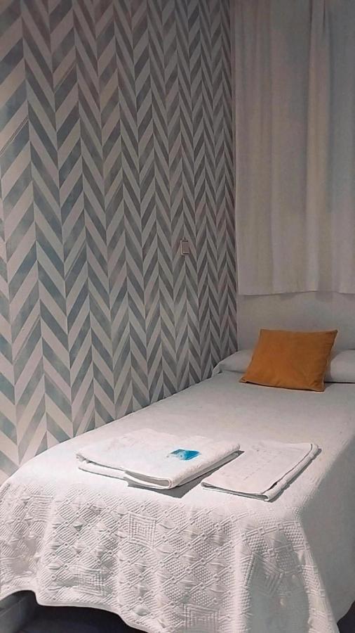 Hostal Abitum Madryt Zewnętrze zdjęcie
