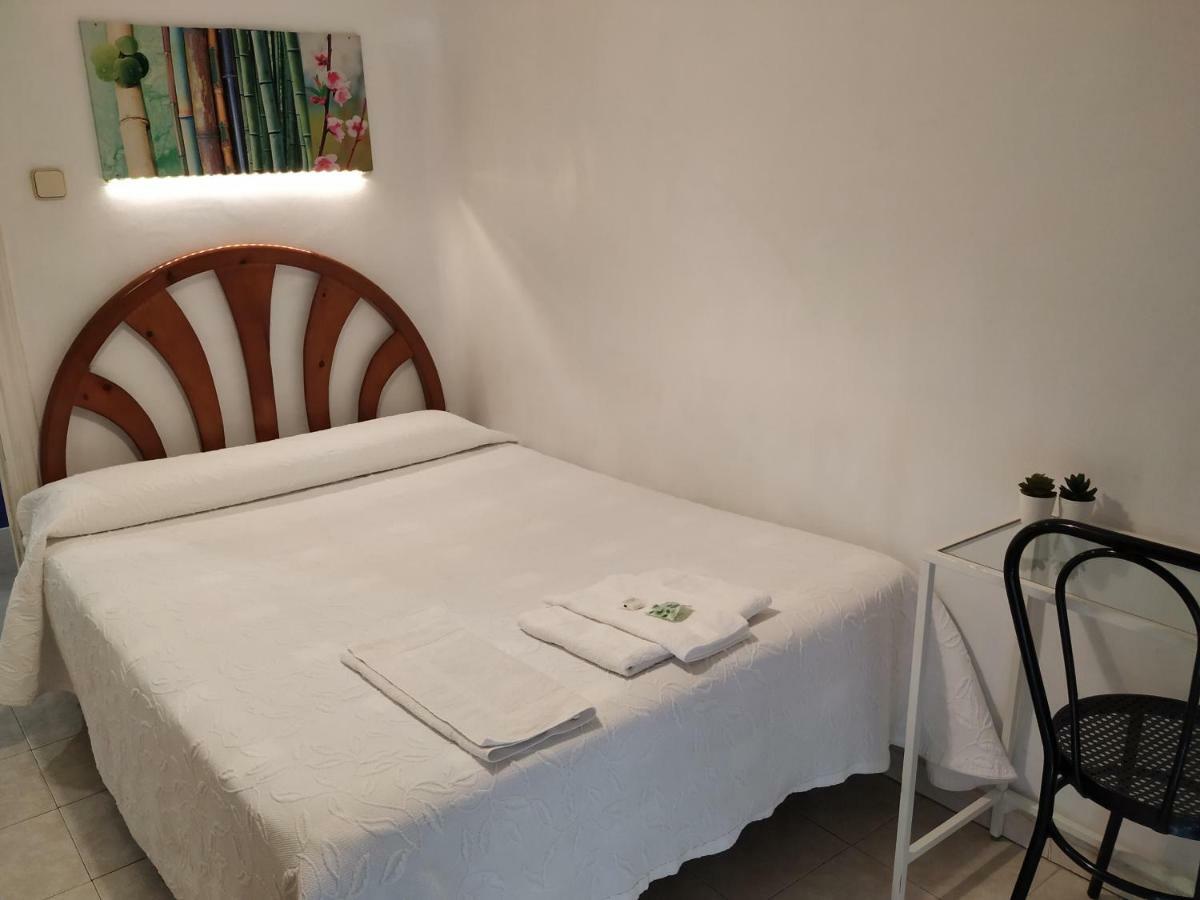 Hostal Abitum Madryt Zewnętrze zdjęcie