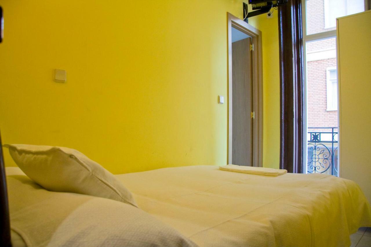 Hostal Abitum Madryt Zewnętrze zdjęcie