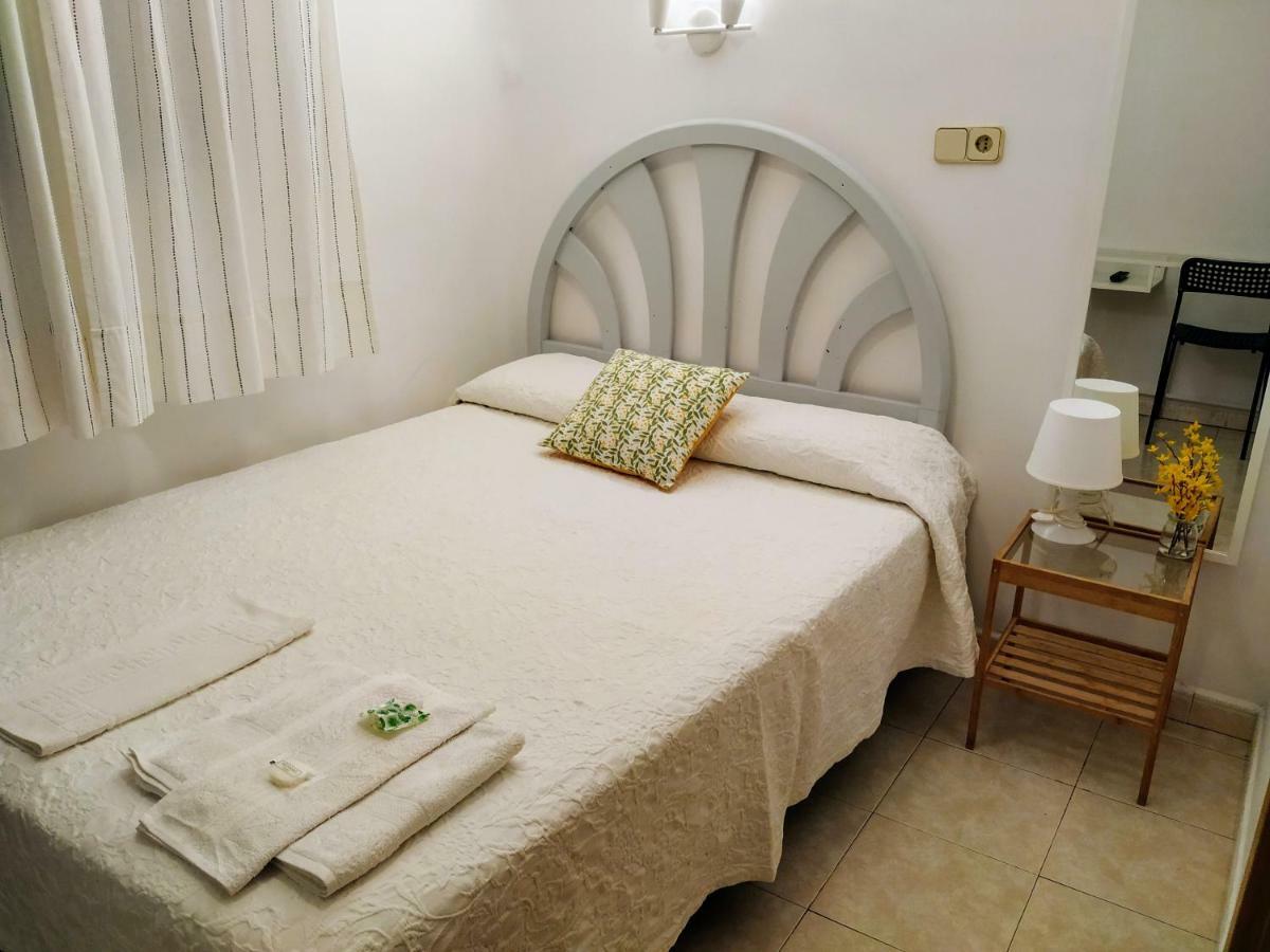 Hostal Abitum Madryt Zewnętrze zdjęcie
