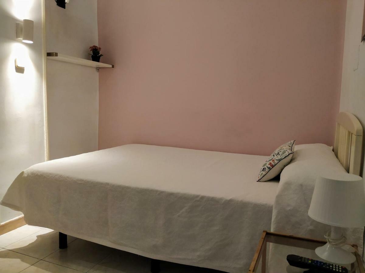 Hostal Abitum Madryt Zewnętrze zdjęcie